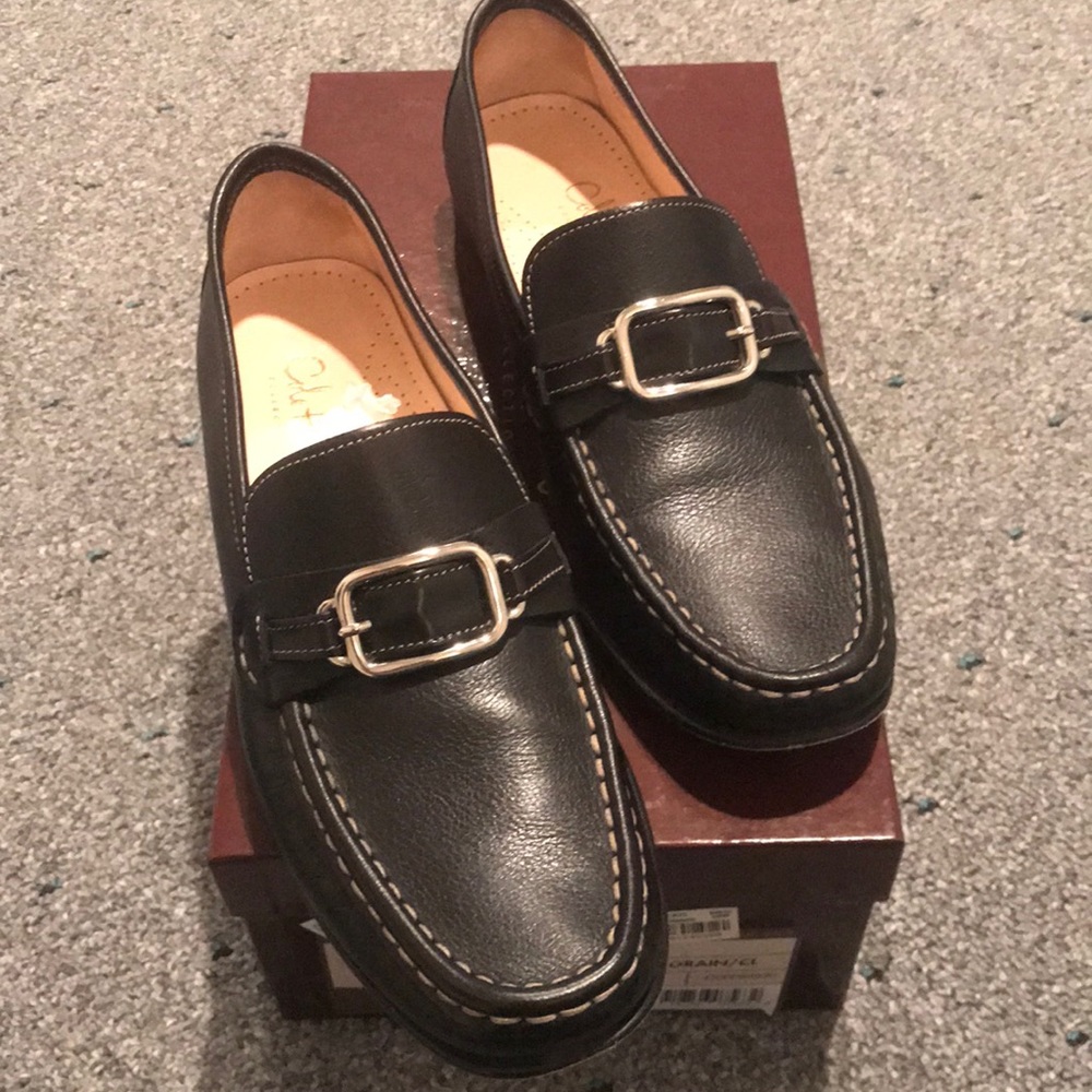 Gorgeous black leather loafers